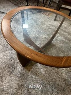 Table basse ronde en verre teck G Plan Astro des années 60 vintage rétro en très bon état