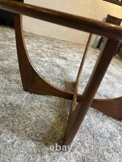 Table basse ronde en verre teck G Plan Astro des années 60 vintage rétro en très bon état