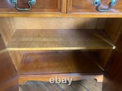 Table console étroite en bois brun de style vintage antique avec tiroirs