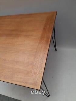 Table de cuisine en bois danois de milieu de siècle vintage rétro avec pieds en épingle à cheveux MCM