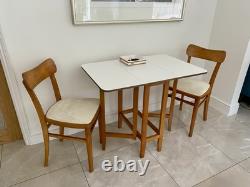 Table de cuisine et chaises en formica vintage années 50