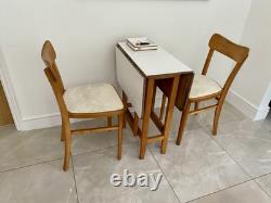 Table de cuisine et chaises en formica vintage années 50