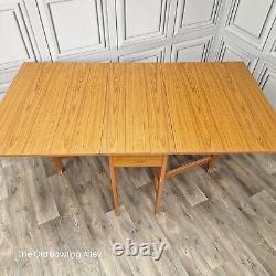 Table de salle à manger en bois de teck avec rabats rétro vintage de style Mid-Century Modern