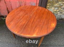 Table de salle à manger ronde en bois rétro vintage de style G plan des années 60-70 milieu du siècle MCM