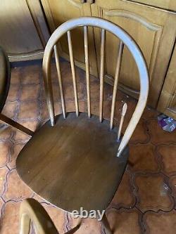 Table légère et 4 chaises Windsor vintage rétro Ercol meubles anciens de cuisine.
