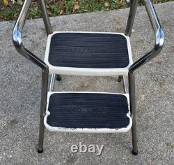 Tabouret de cuisine en métal Cosco vintage avec siège rabattable, rétro MCM rembourré