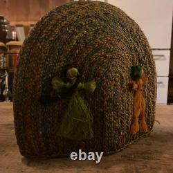 Théière Vintage Tricotée à la Main avec Motif de Poupée, Décor de Cuisine Rétro