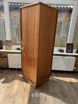 Unité d'angle vintage par Furnished Of London