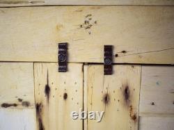 Vaisselier de cuisine rustique vintage blanchi