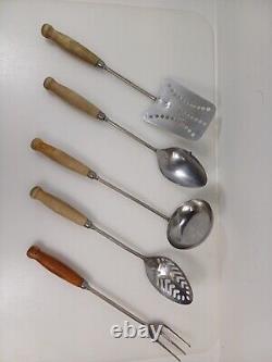 Vintage ORIGINAL Skyline Stainless Steel Kitchen Utensils RARE Made In Burnley		<br/>	
  <br/>Les ustensiles de cuisine en acier inoxydable Skyline ORIGINAL Vintage RARE fabriqués à Burnley