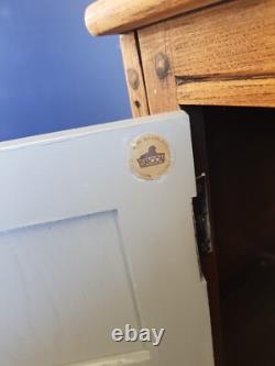 Vitrine Ercol avec portes en verre biseauté / placard de base. Upcyclé