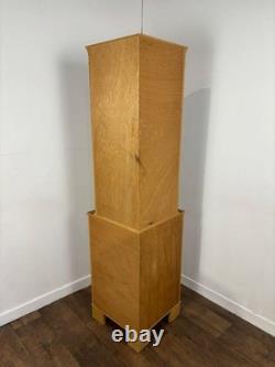 Vitrine d’angle vintage en bois d’if