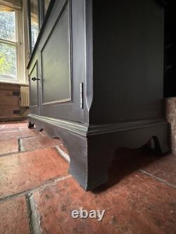 Vitrine en bois massif de style vintage - Cabinet vitré peint en noir